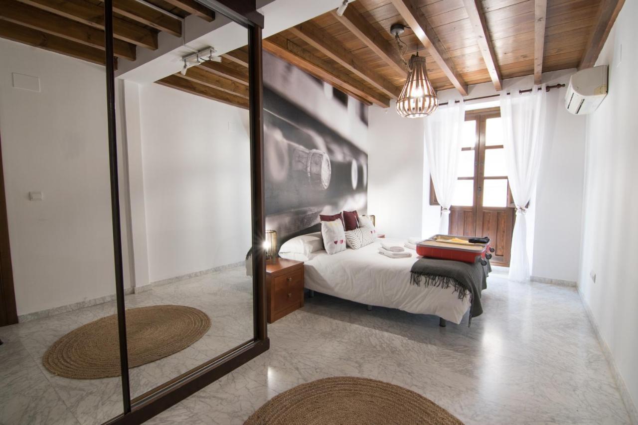 Tuguest Gracia Apartments Гранада Екстериор снимка