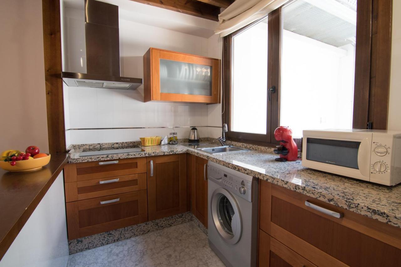 Tuguest Gracia Apartments Гранада Екстериор снимка