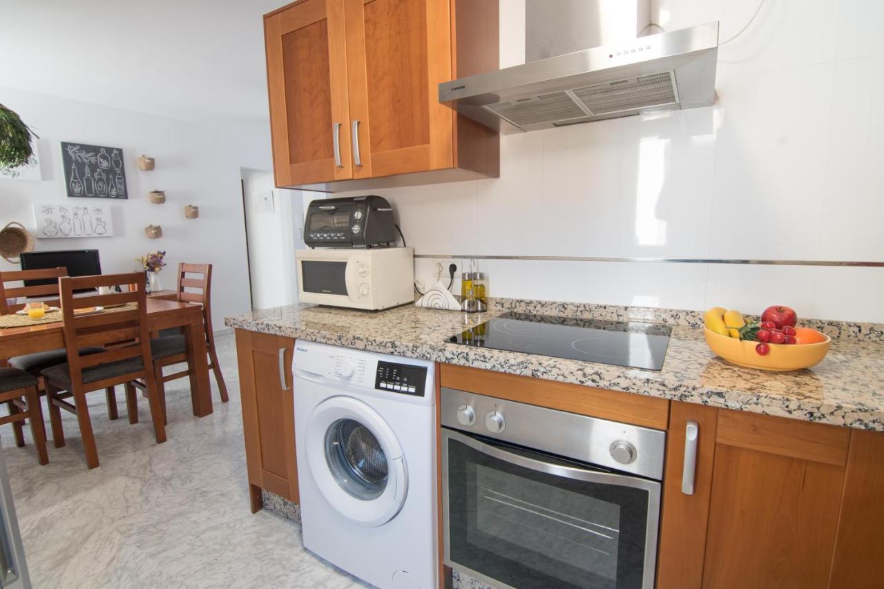 Tuguest Gracia Apartments Гранада Екстериор снимка