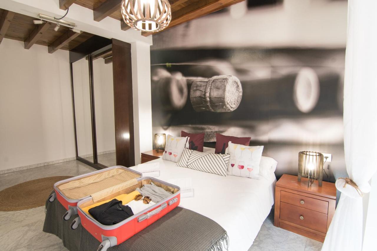 Tuguest Gracia Apartments Гранада Екстериор снимка