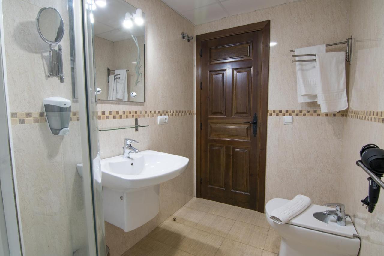 Tuguest Gracia Apartments Гранада Екстериор снимка
