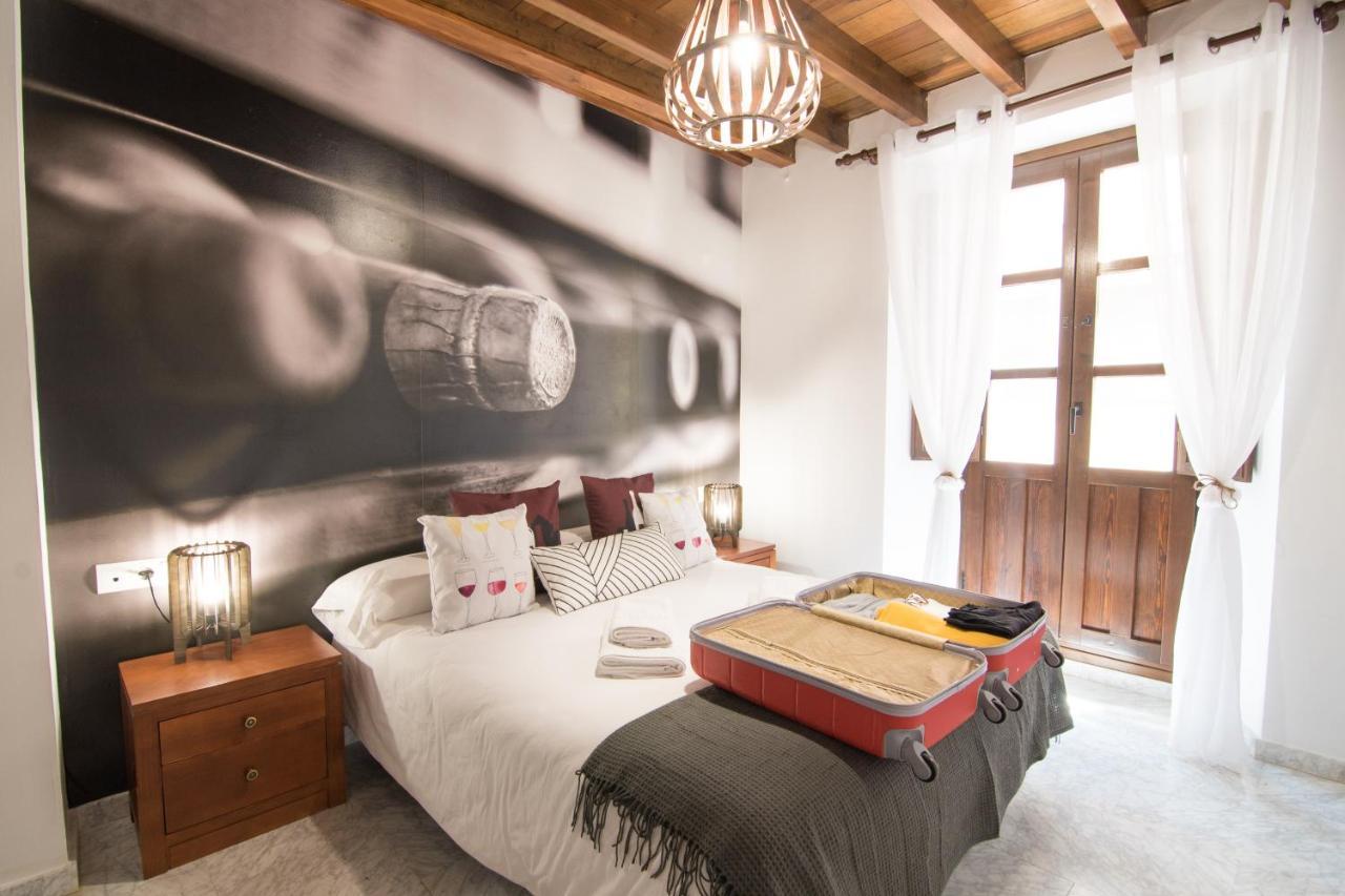 Tuguest Gracia Apartments Гранада Екстериор снимка