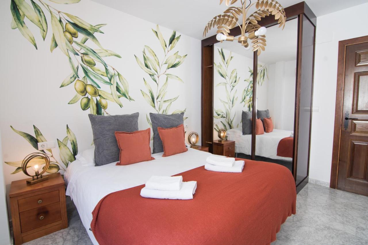 Tuguest Gracia Apartments Гранада Екстериор снимка