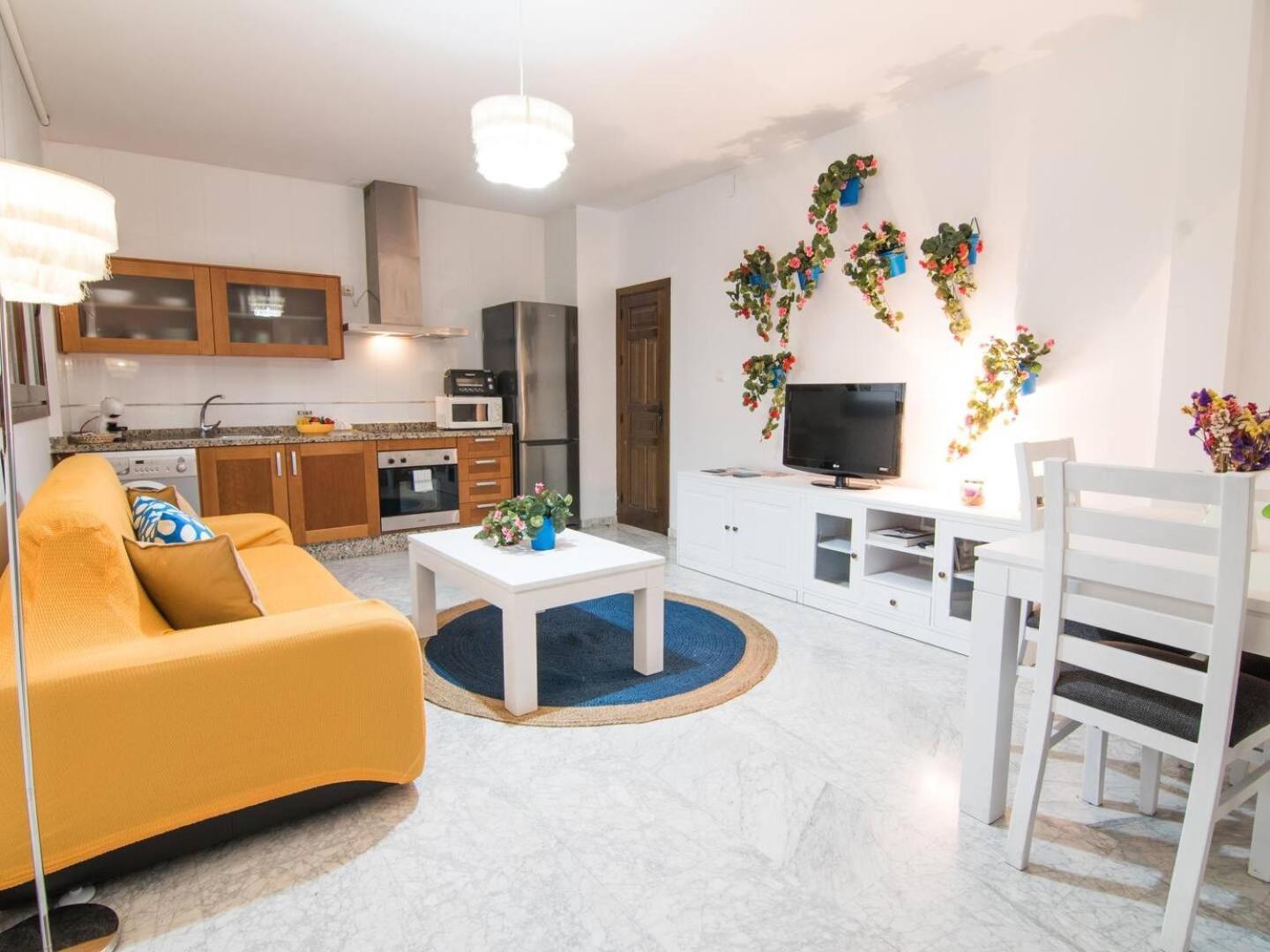 Tuguest Gracia Apartments Гранада Екстериор снимка
